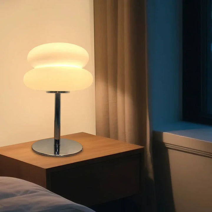 Vintage Mini Bordlampe i Æg Tart Design - Bauhaus Stil