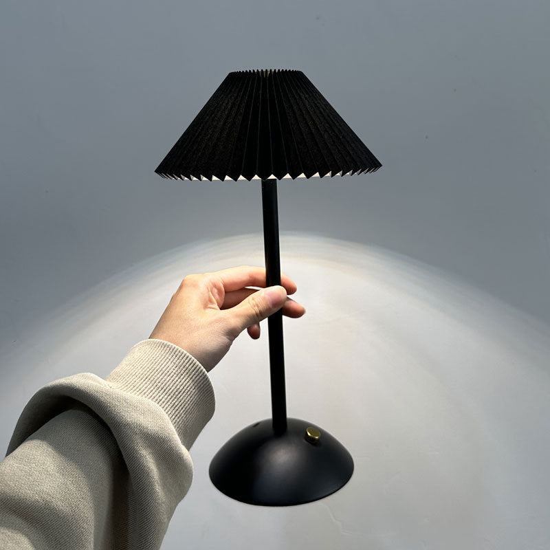 Opladelig Skandinavisk LED Bordlampe med Stofskærm