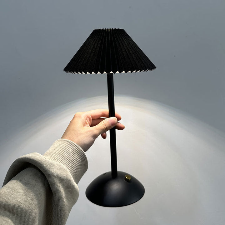 Opladelig Skandinavisk LED Bordlampe med Stofskærm