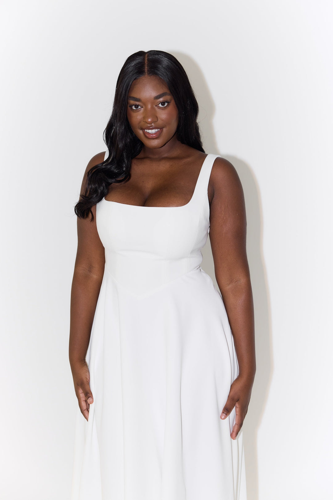 Angela™ | Tidløs Flowy Midi Kjole