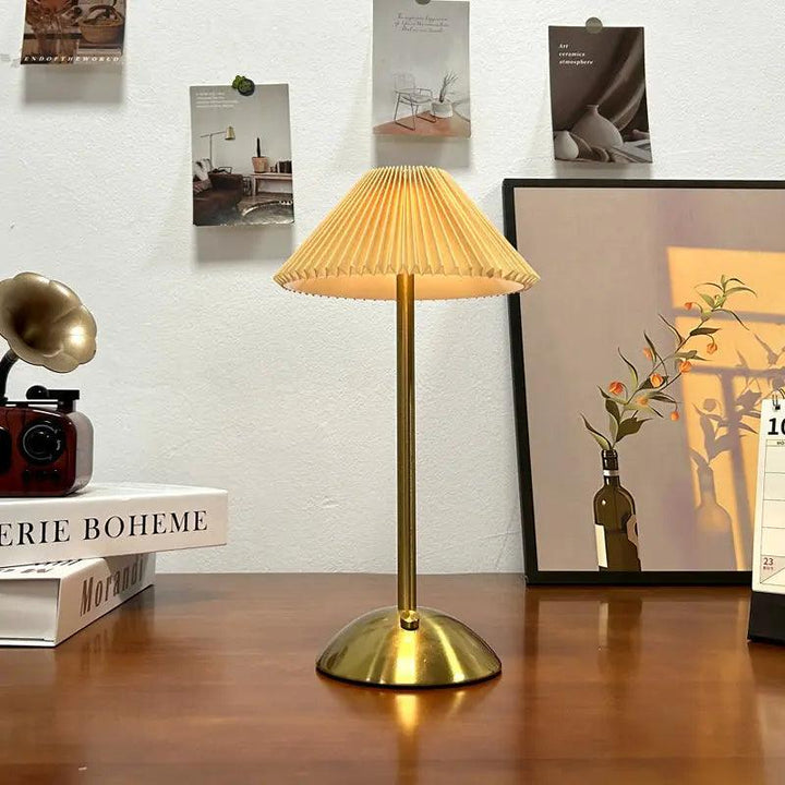Genopladelig Touch Bordlampe i Skandinavisk Design