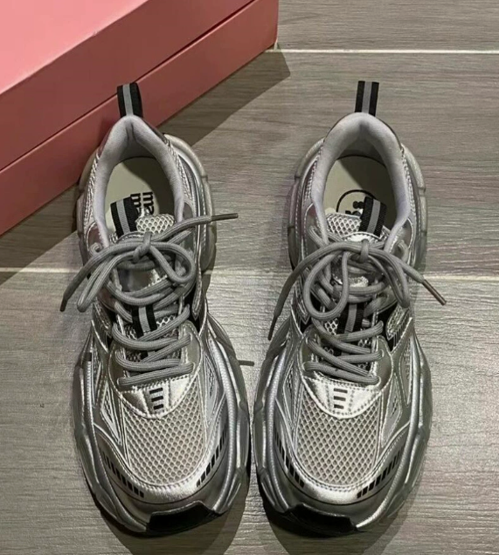 Sporty Sneakers med Mesh og Stødabsorberende Såler
