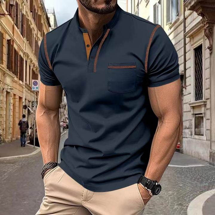 Sporty-elegant polo med kontrastdetaljer