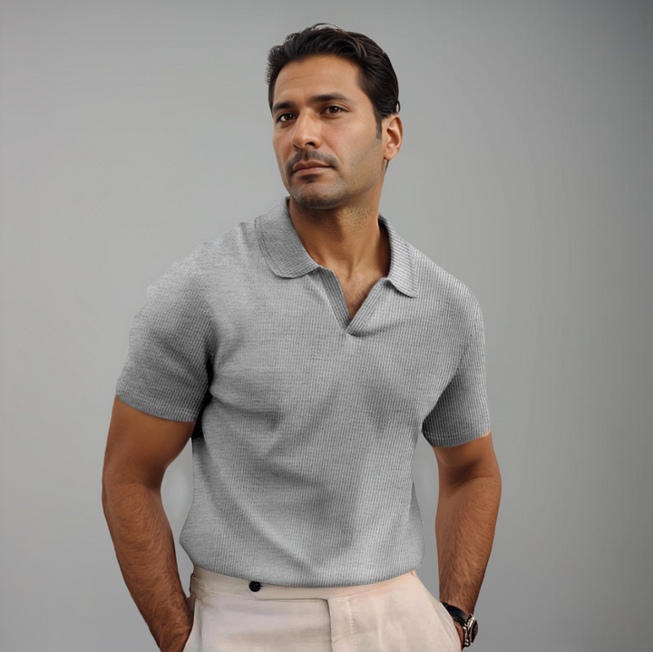 Poloshirt med struktureret overflade og åben krave