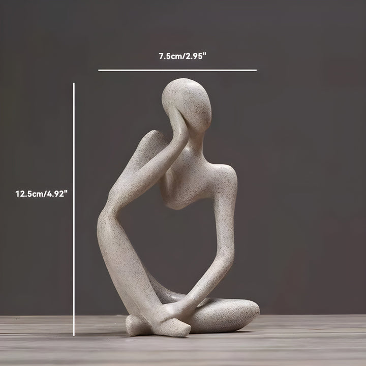Sandfarvet Abstrakt Yoga Skulptur i Skandinavisk Design