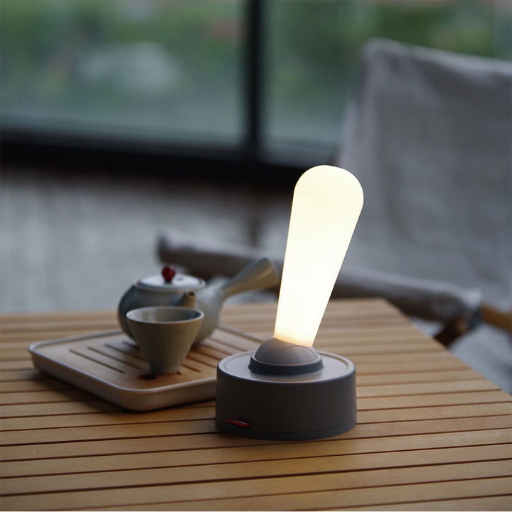 Genopladelig LED Bordlampe med Justerbar Lysstyrke