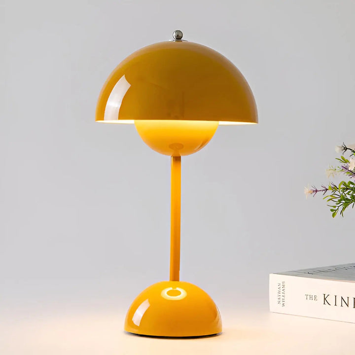 Moderne Bordlampe i Rustfrit Stål med Justerbar Lysstyrke