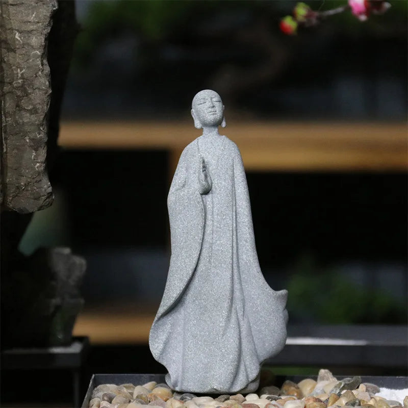 Lille Buddha Statue i Sandsten til Meditation og Zen Have