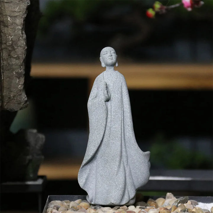 Lille Buddha Statue i Sandsten til Meditation og Zen Have
