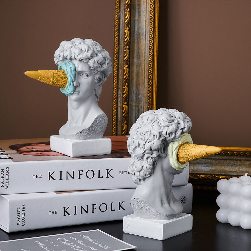 Legesyg Iscreme Figurine Skulptur i Flerfarvet Harpiks