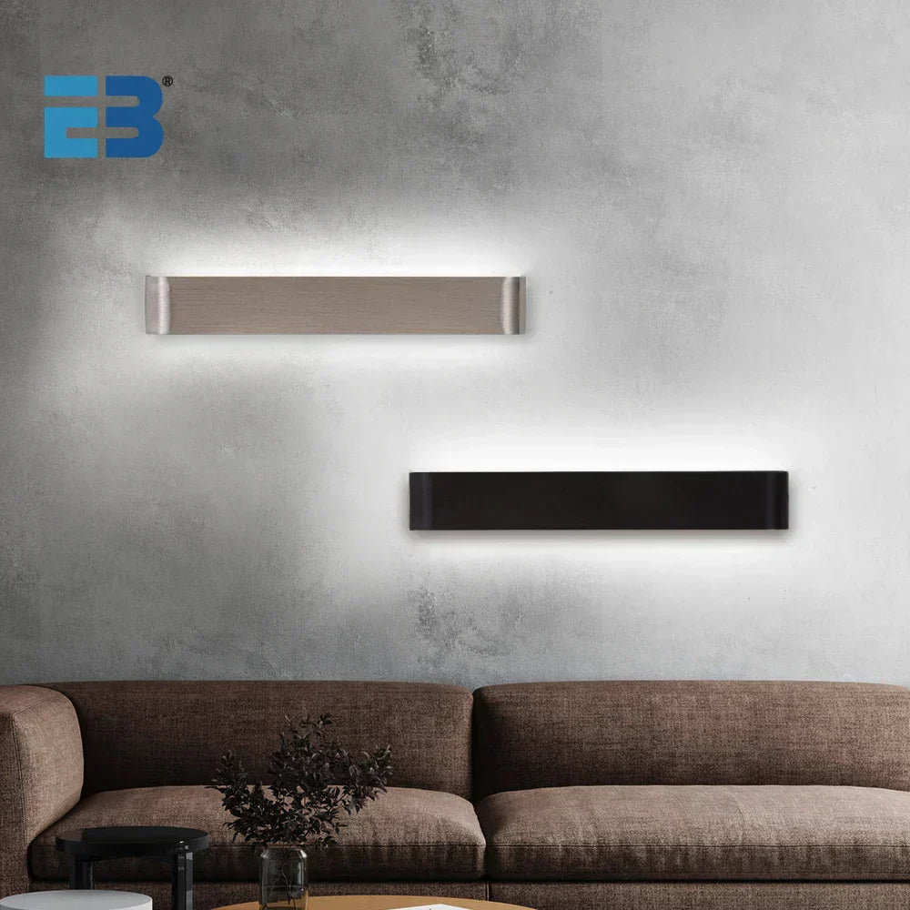 Moderne Justerbar LED Væglampe i Aluminium - Sort eller Hvid, 5W-18W