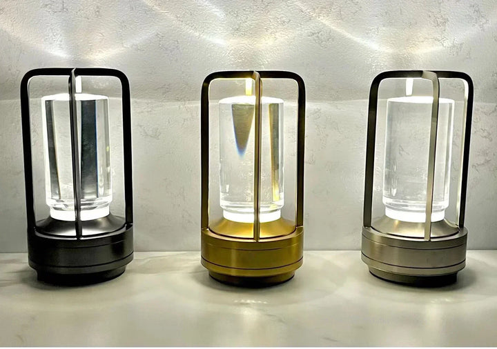 Genopladelig Trådløs Bordlampe med Justerbar Lysstyrke i Aluminium