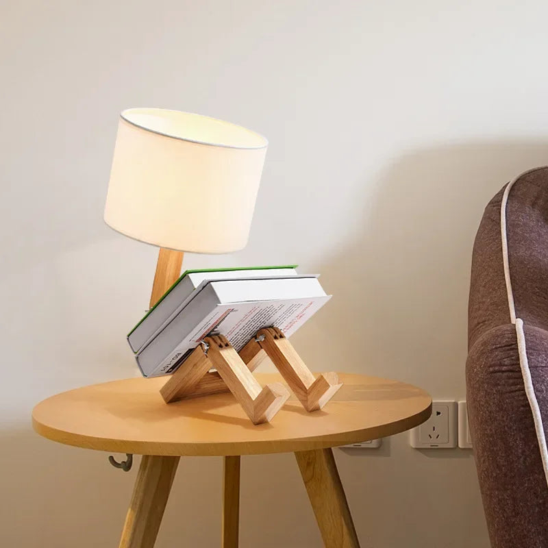 Træbordlampe med Indbygget Bogholder – Moderne Design