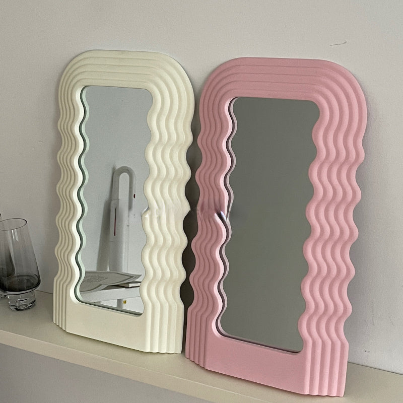 Bølgeformet Retro Spejl i Pink og Lilla