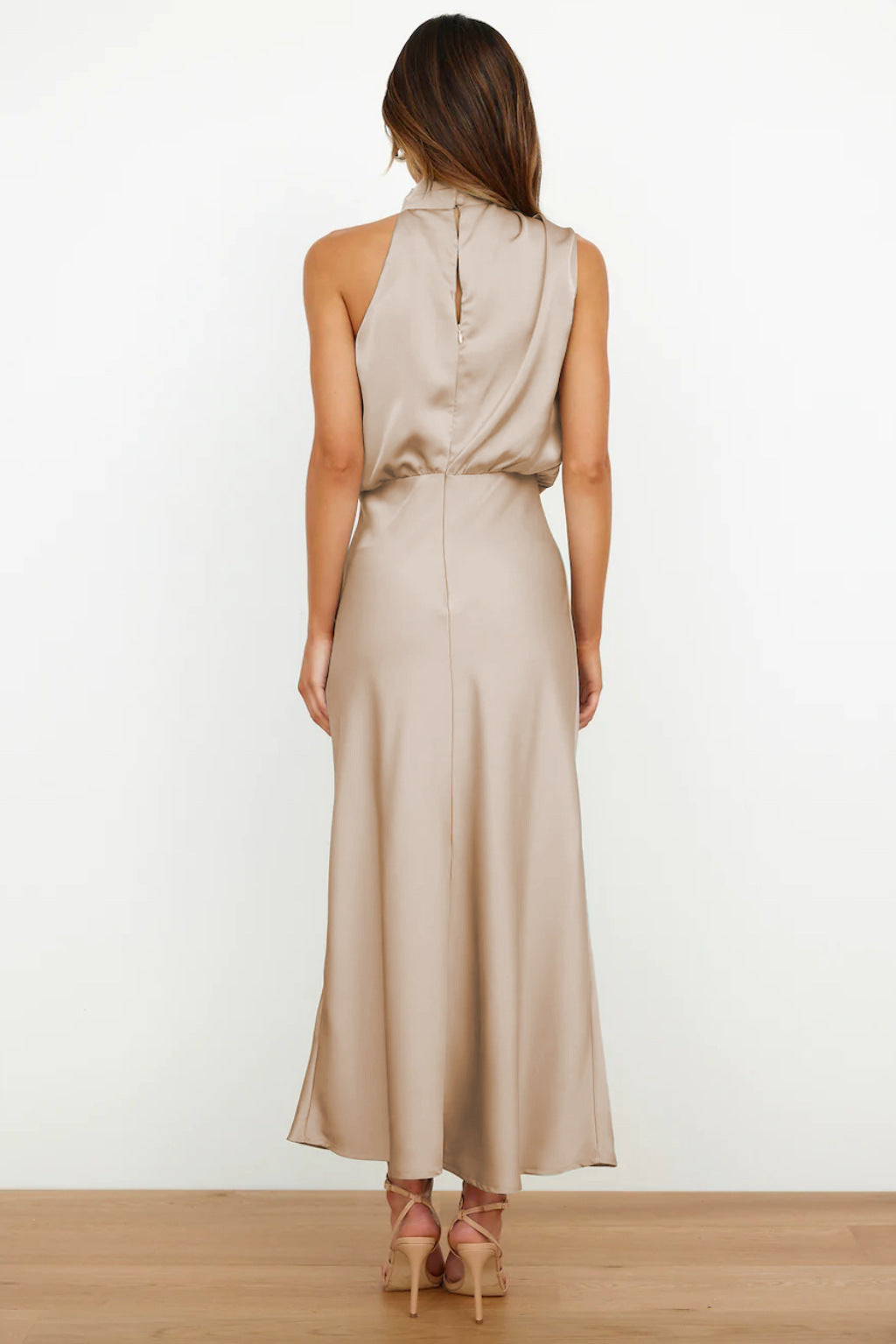 Mariana™ | Elegant Halterneck Aftenkjole
