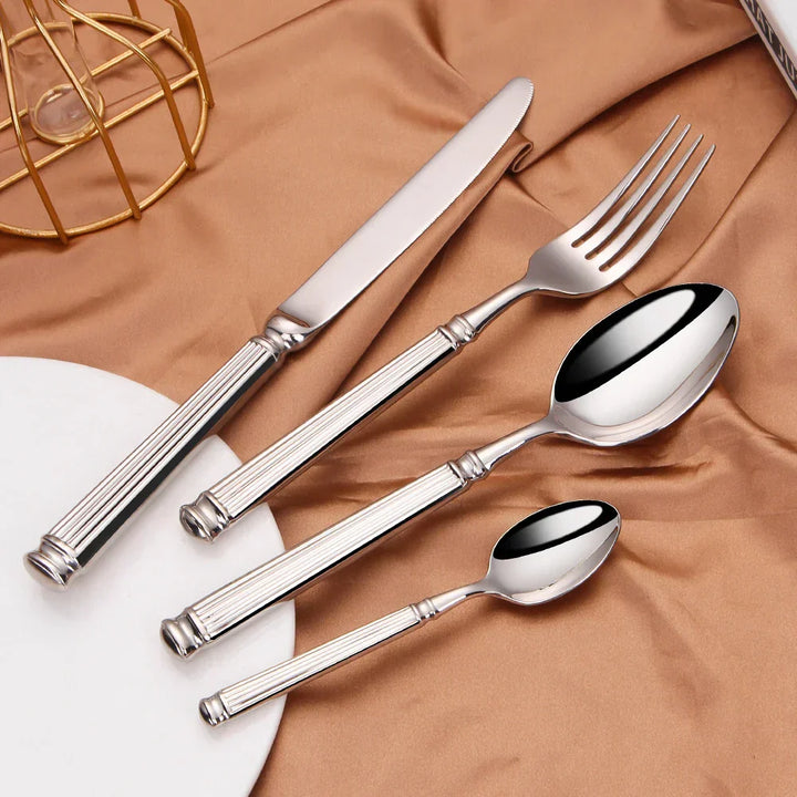 Elegant Bestiksæt i 304 Rustfrit Stål med Blank Finish