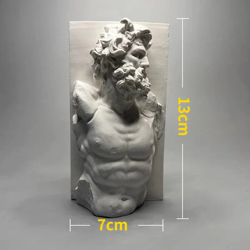 Håndmalet Nordisk Gips Figur med Kunstnerisk Design