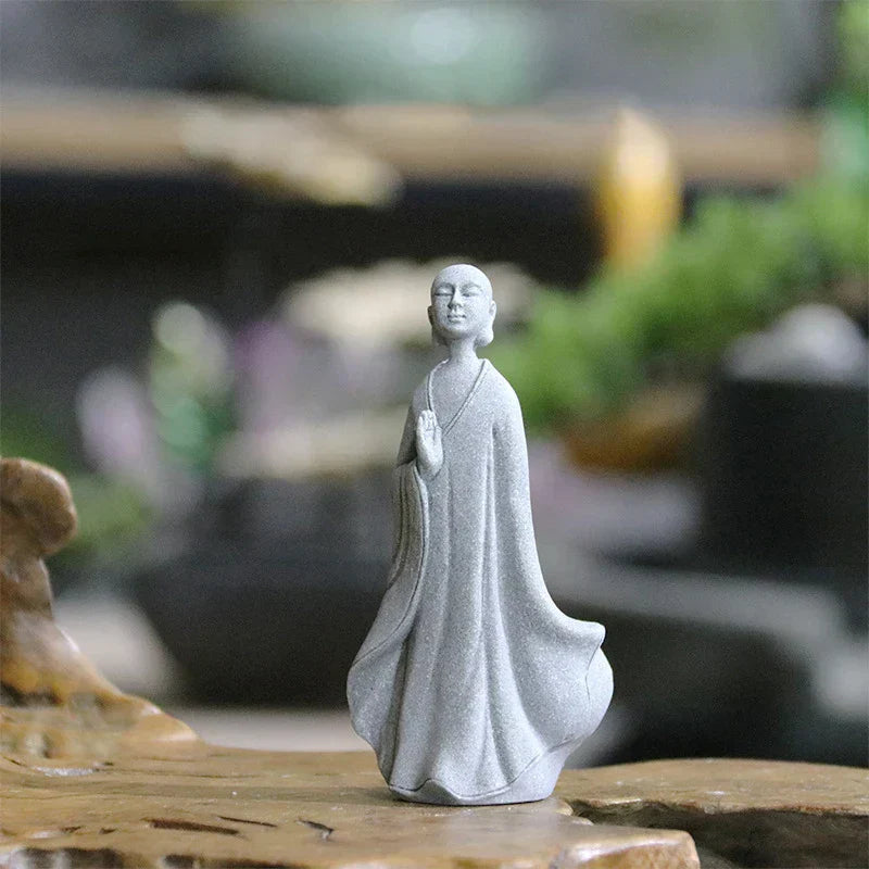 Lille Buddha Statue i Sandsten til Meditation og Zen Have