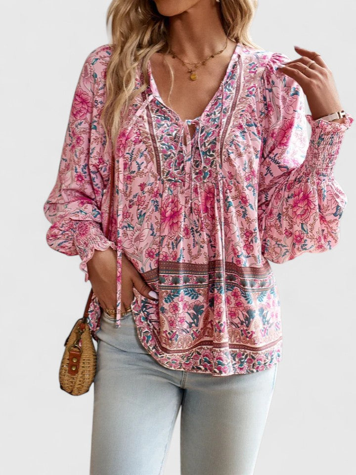 Sienna | Kvinders Boho Bluse med Blomsterprint, V-Udskæring og Puffærmer