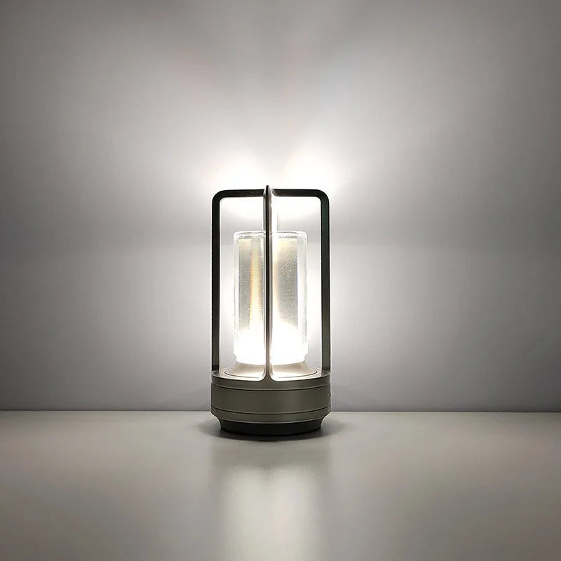 Genopladelig Trådløs Bordlampe med Justerbar Lysstyrke i Aluminium