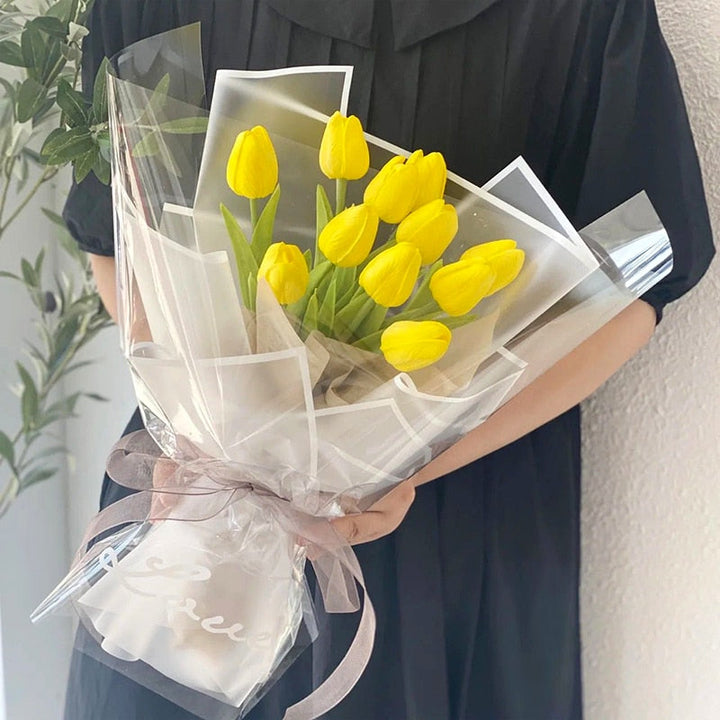 Livagtig Faux Tulipan Bouquet i Assorterede Farver