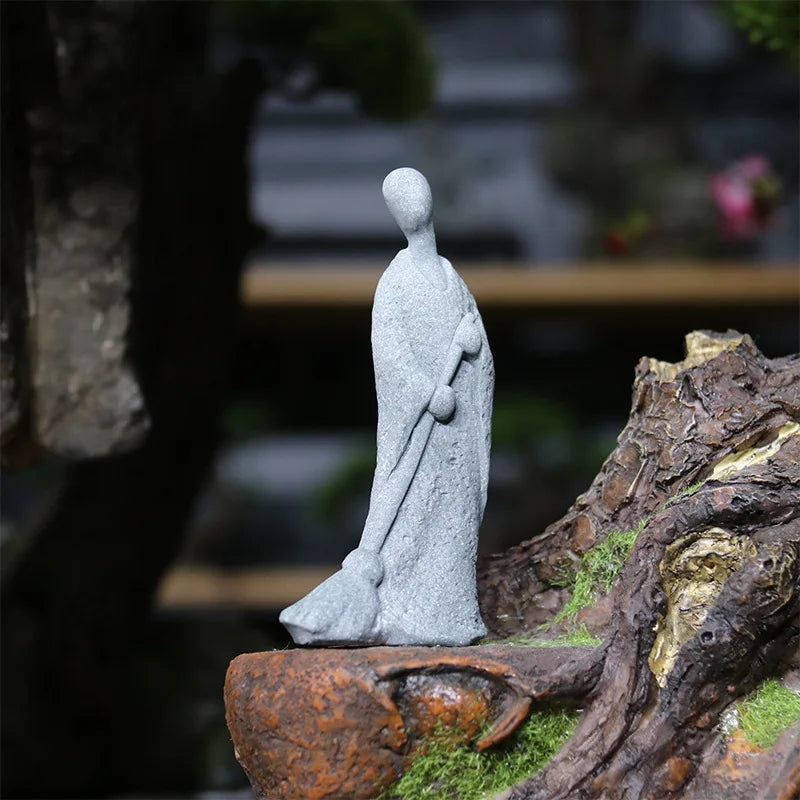 Lille Buddha Statue i Sandsten til Meditation og Zen Have