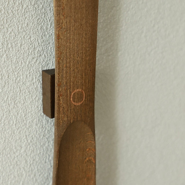 Elegant Træ Skohorn med Lang Håndtag og Magnetisk Opbevaring