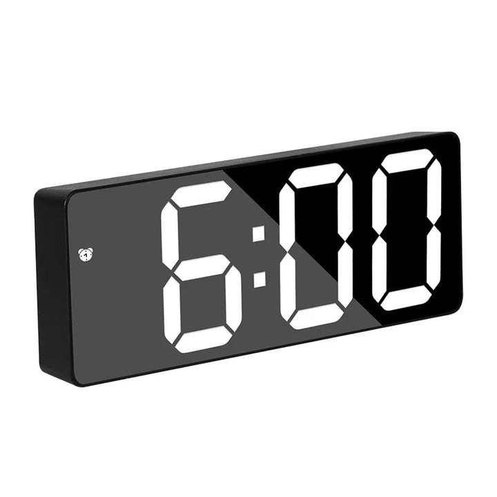 Buet LED Vækkeur med Snooze og Spejlfinish