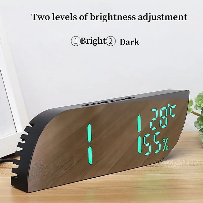 Moderne LED Digital Vækkeur med Dobbelt Display og Snooze Funktion