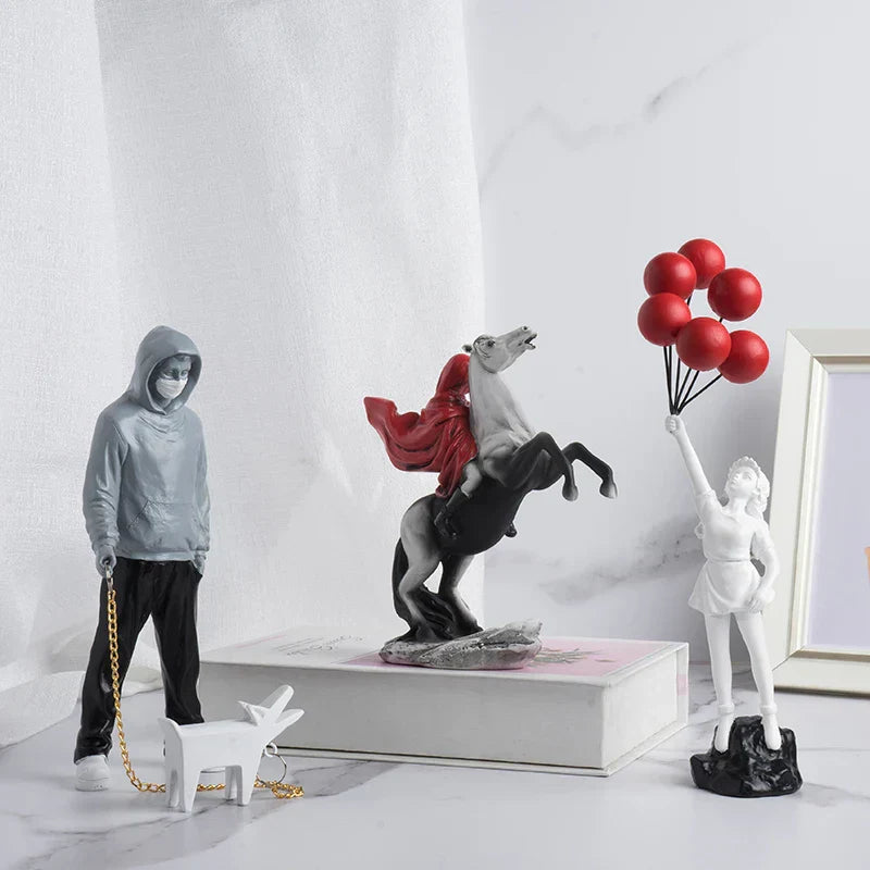 Moderne Blomsterkaster Skulptur i Harpiks