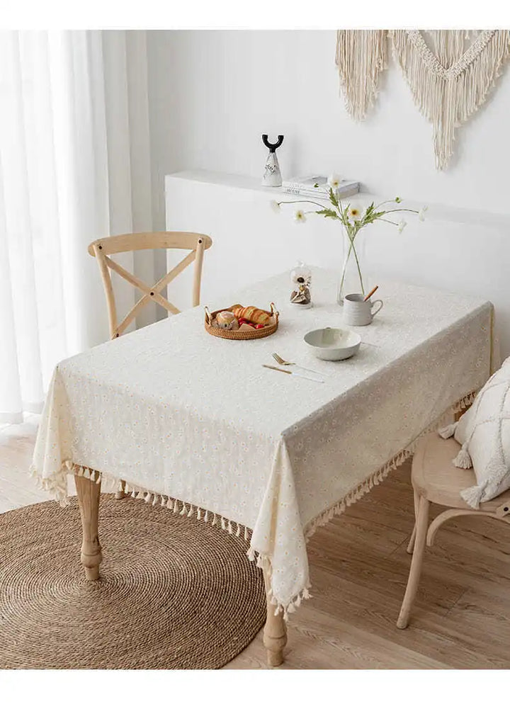 Broderet Marguerite Bomuldsdug med Frynser i Creme