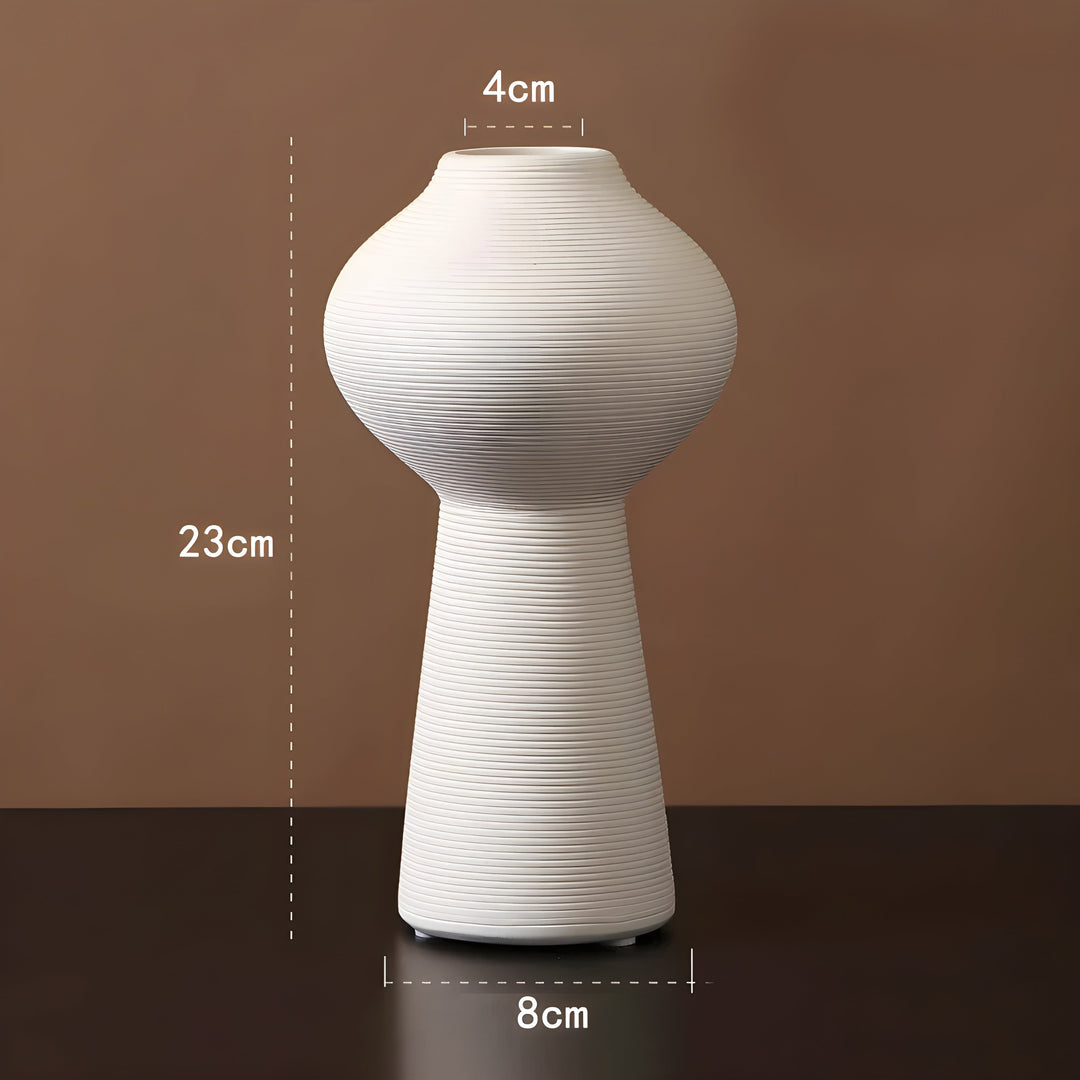 Minimalistisk Håndlavet Keramisk Vase i Sort-hvidt Design