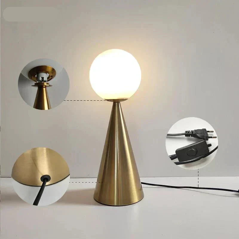 Moderne Guld- og Glasbordlampe med Varmt Lys