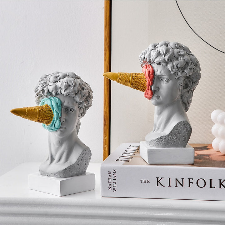 Legesyg Iscreme Figurine Skulptur i Flerfarvet Harpiks