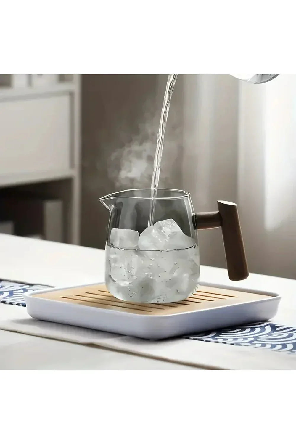 Glas Teapot med Træhåndtag og Rund Krop
