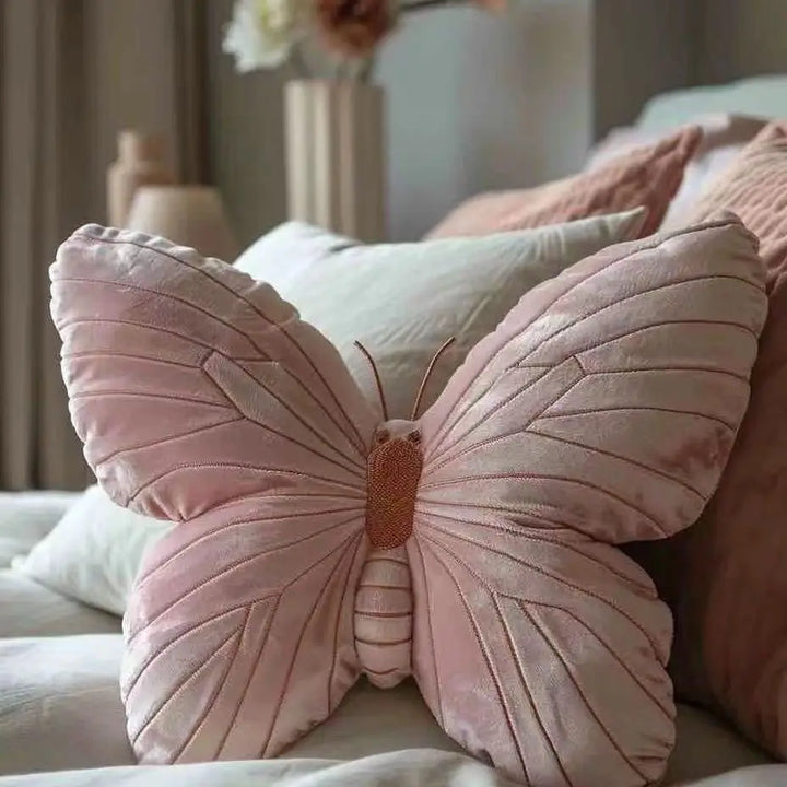 Dekorativ Pink Pude med Sommerfuglevinge Design