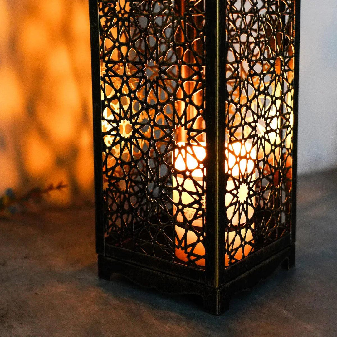 Orientalsk Metal Lanterne Lysestage med Vintage Design