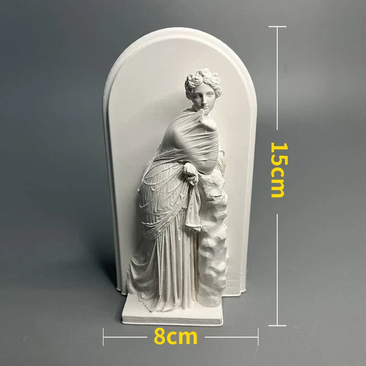 Håndmalet Nordisk Gips Figur med Kunstnerisk Design