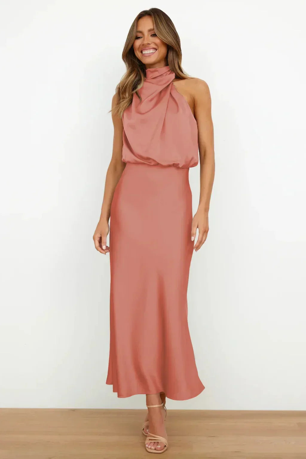 Mariana™ | Elegant Halterneck Aftenkjole