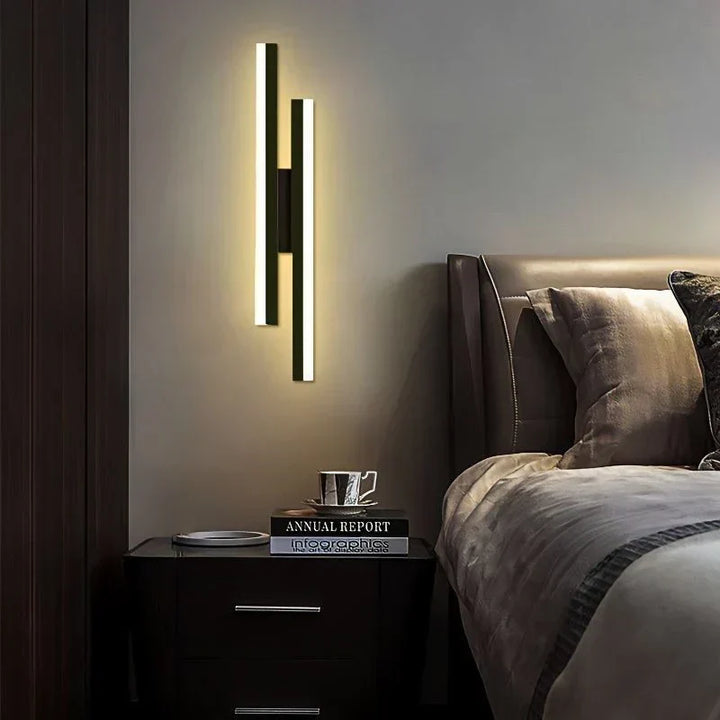Moderne Sort og Guld LED Væglampe med Justerbar Akrylskærm