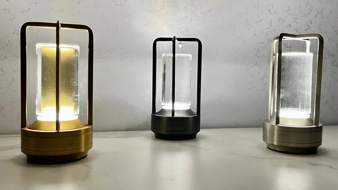 Genopladelig Bærbar LED Lanterne med Opladningsstation