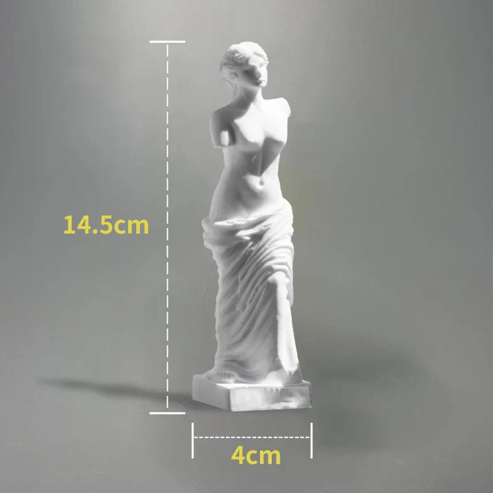Håndmalet Nordisk Gips Figur med Kunstnerisk Design