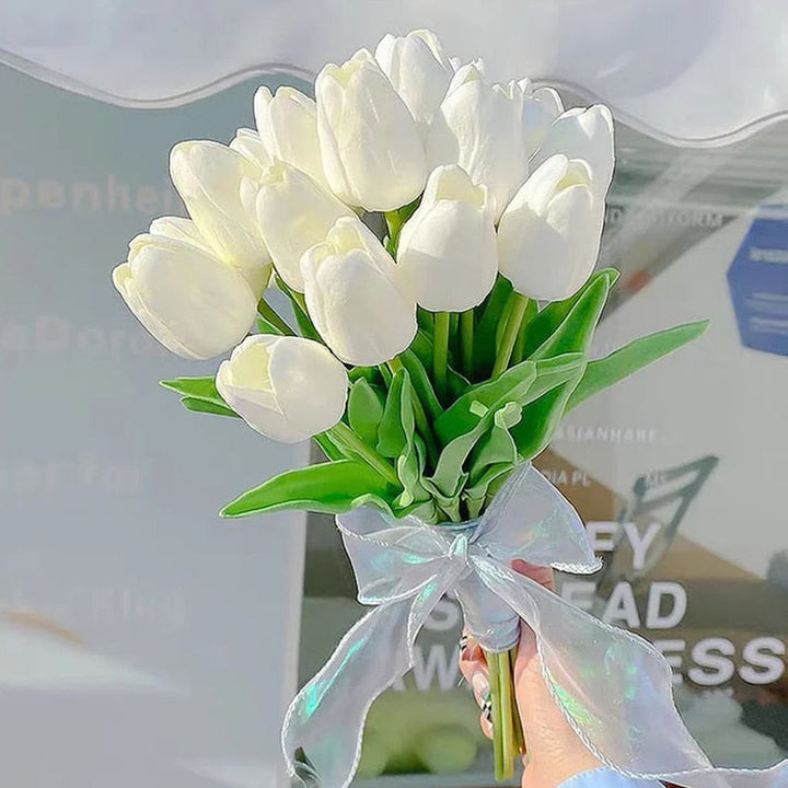 Livagtig Faux Tulipan Bouquet i Assorterede Farver