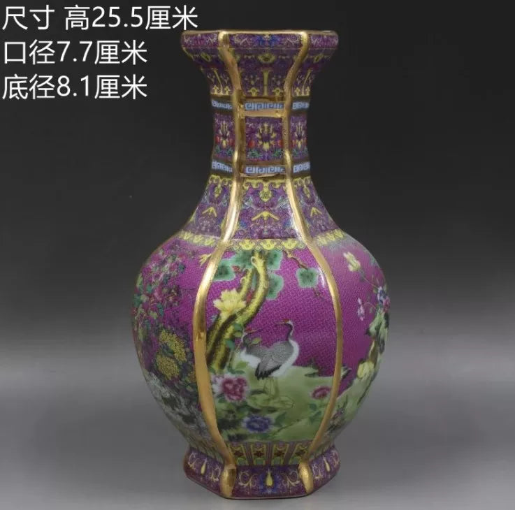 Elegant Kinesisk Porcelæns Blomster Vase i Mellem Størrelse