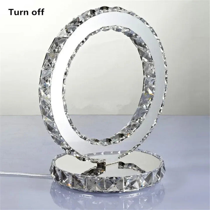 Chic Krystal Bordlampe med Moderne Design og Imponerende Belysning