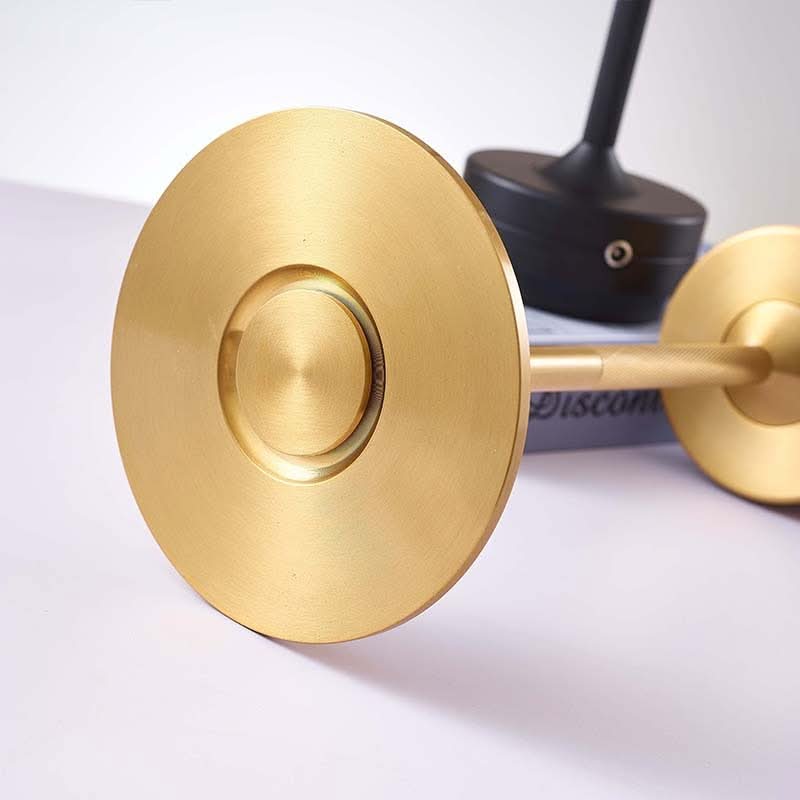 Genopladelig Trådløs LED Bordlampe med Metalfinish og Berøringskontrol