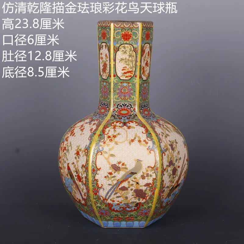 Elegant Kinesisk Porcelæns Blomster Vase i Mellem Størrelse