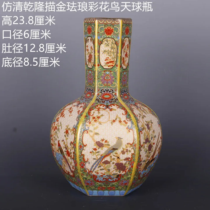 Elegant Kinesisk Porcelæns Blomster Vase i Mellem Størrelse