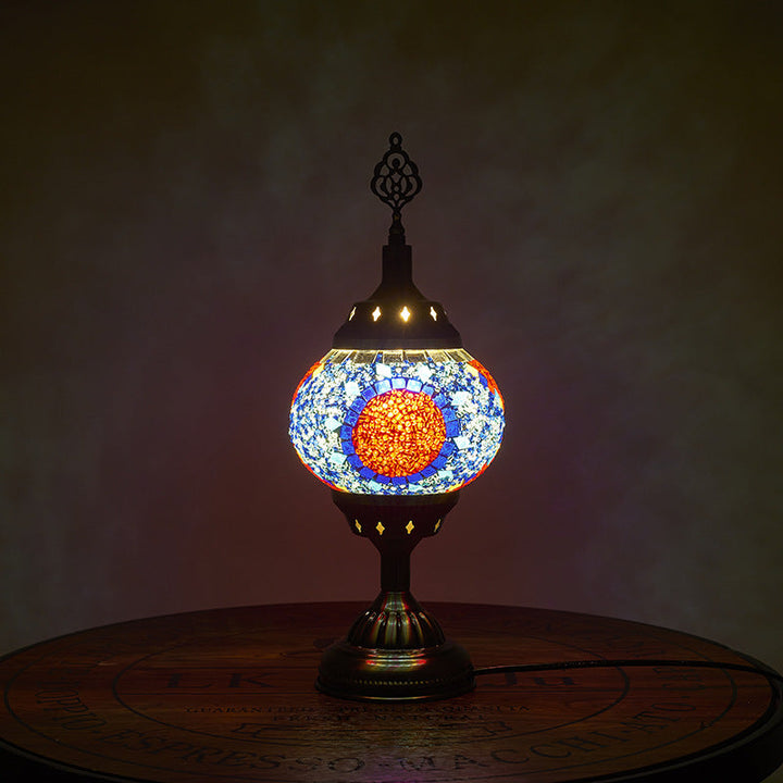 Flerfarvet Tiffany-inspireret Bordlampe med Keramisk Skygge