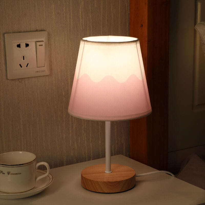 Moderne Træ- og Tekstil Bordlampe med Integreret LED